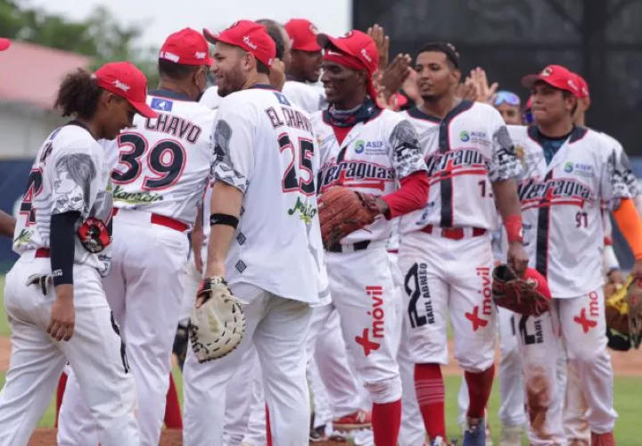Veraguas celebra su triunfo ante Panamá Oeste. Foto: Fedebeis