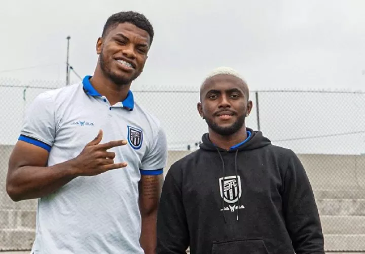 Newton Williams (izq.) y Ricardo Phillips Jr. con 9 de octubre. Foto: Twitter