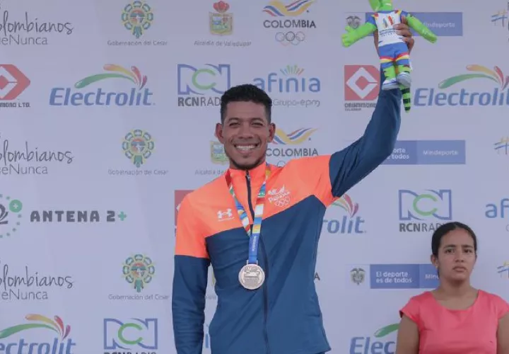 Christofer Jurado festeja su medalla para Panamá. Foto:COP