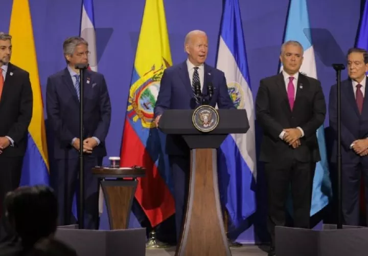 Líderes regionales firman la Declaración de Los Ángeles sobre Migración en la Cumbre de las Américas. Foto: Cortesía