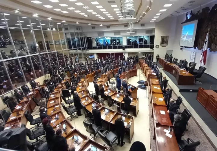 El mecanismo de elegir a diputados en circuitos plurinominales es muy cuestionada por la población. Foto: Grupo Epasa