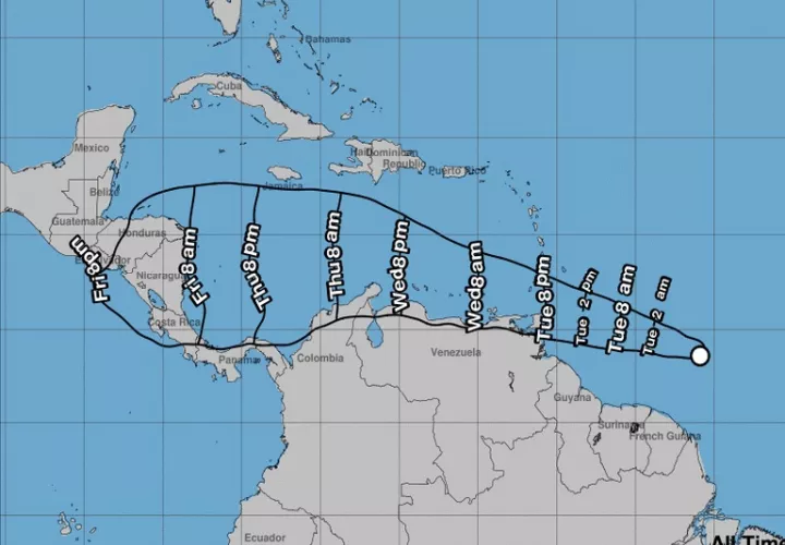 Estimación del recorrido del evento atmosférico por el norte de Sudamérica y Centroamérica. Foto: Centro Nacional de Huracanes (EE.UU.)