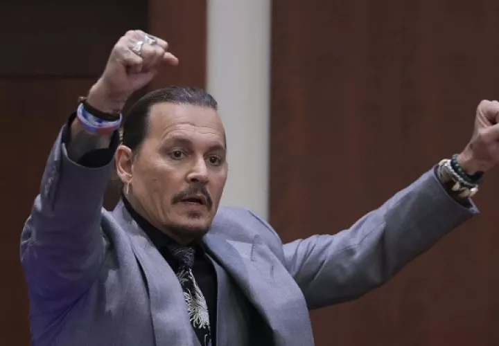 El actor Johnny Depp durante el juicio que le ha enfrentado a su exmujer Amber Heard, en Virginia.  Foto: EFE