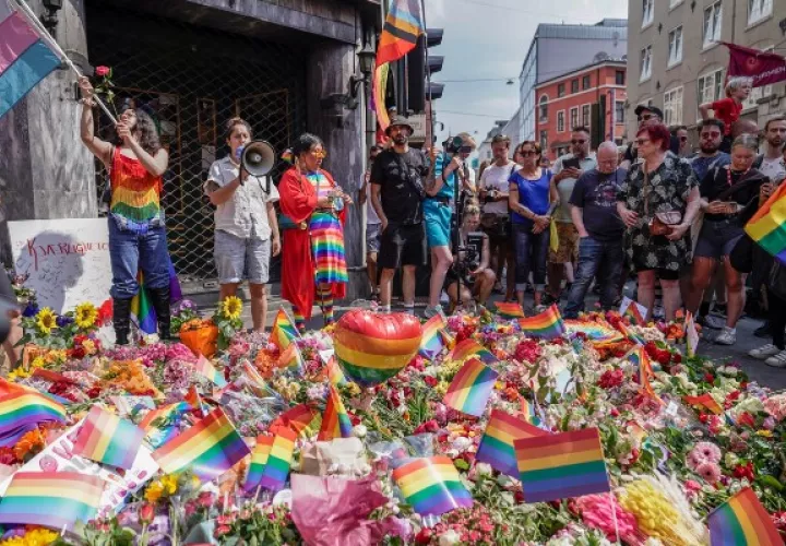 Atentado dejó dos muertos y 21 heridos en el centro de la capital noruega. Foto: EFE