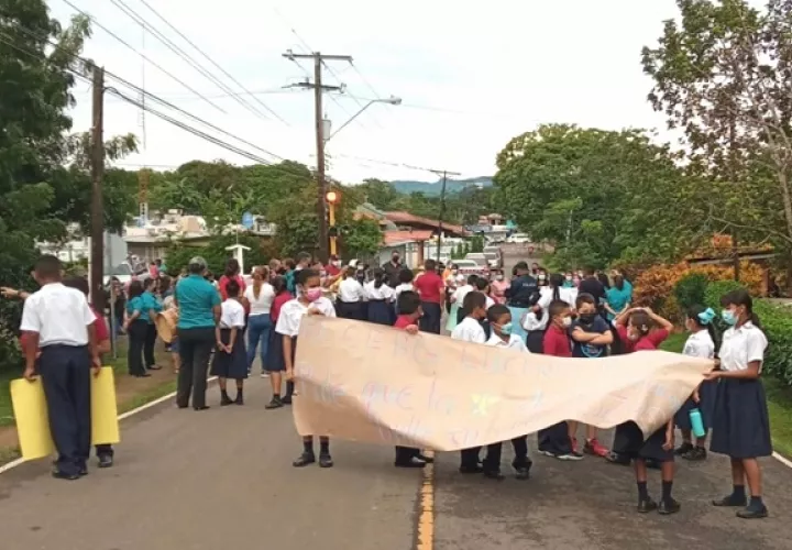 Inglés, educación física, informática y educación preescolar son algunas de las ramas que están aún desprovistas de docentes. Foto. Thays Domínguez
