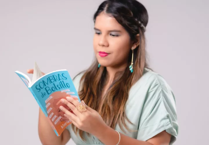 'Sombras de bolsillo' es su primer libro de cuentos. Foto: KB Foto / @kbfoto_panama