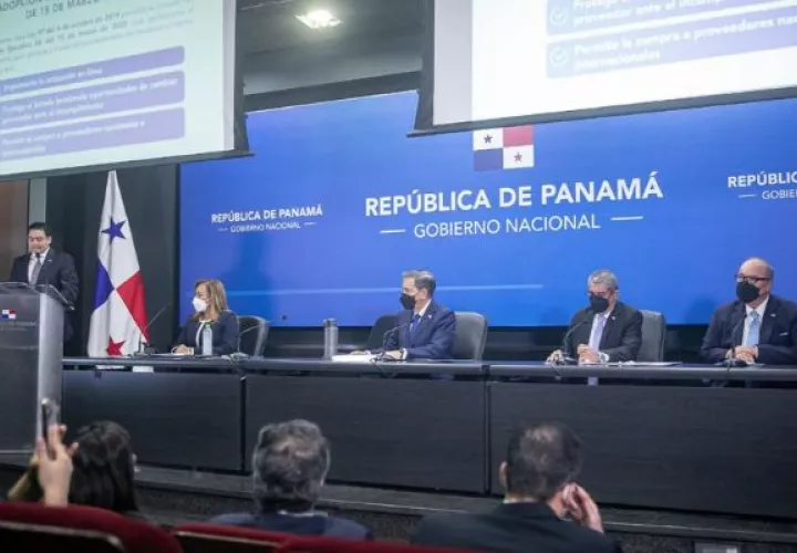 El  vicepresidente José Gabriel Carrizo presentó el plan piloto MedicSol. Foto: Presidencia 
