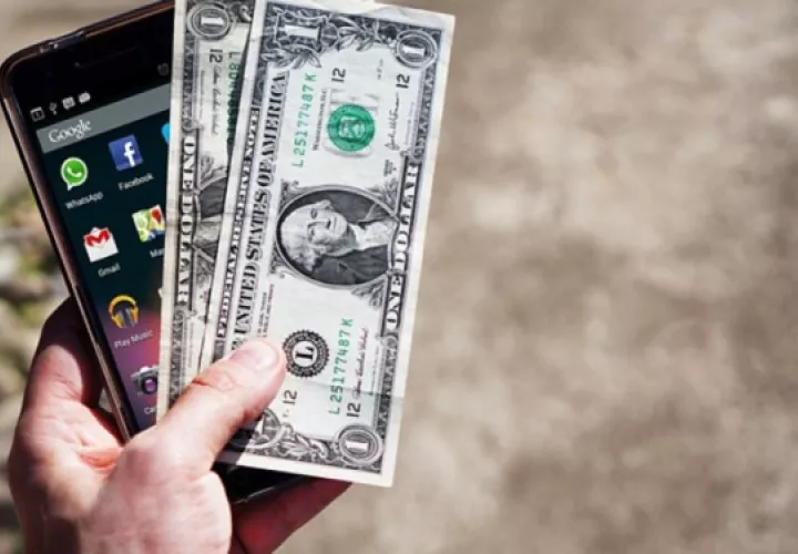 El teléfono y dinero en efectivo encabezan la lista de los objetos más olvidados. Foto: Ilustrativa / Pixabay