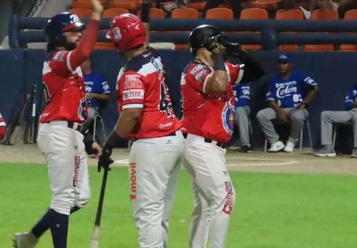 Panamá Metro tiene la ventaja en  la serie de 2-0 ante Colón. Foto.Fedebeis