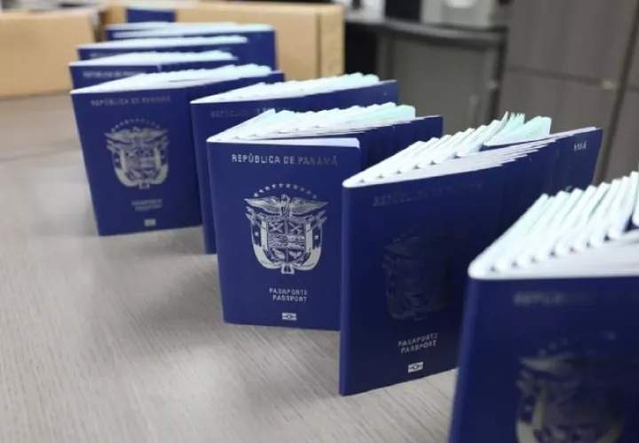 El costo para adquirir el pasaporte es de 100 dólares y la documentación a presentar varía dependiendo de algunos aspectos. Foto: PAP