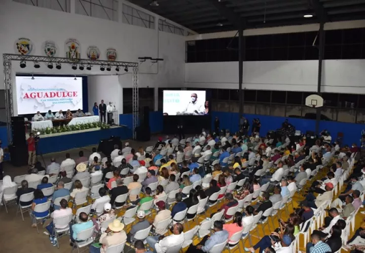 Organizaciones y empresarios acudieron a la presentación del proyecto. Foto: Cortesía