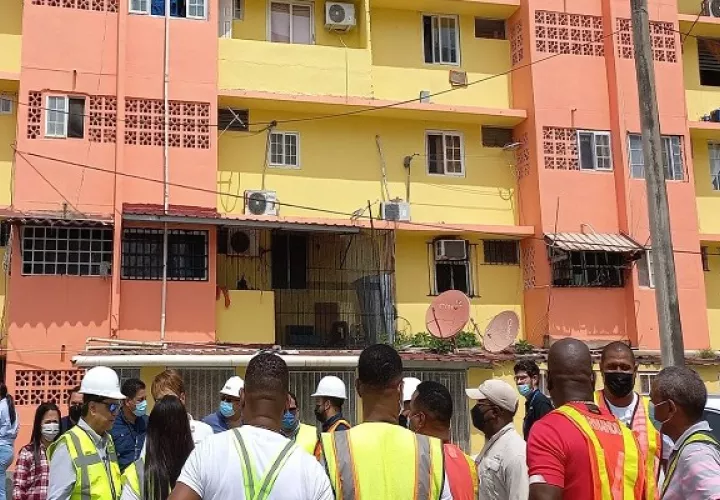 Las autoridades del Miviot inspeccionaron el lugar para verificar las labores de mejoras en los edificios. Foto: Diomedes Sánchez
