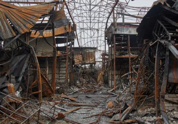 El sonido de explosiones de proyectiles marca el día a día en Ucrania. Foto: EFE