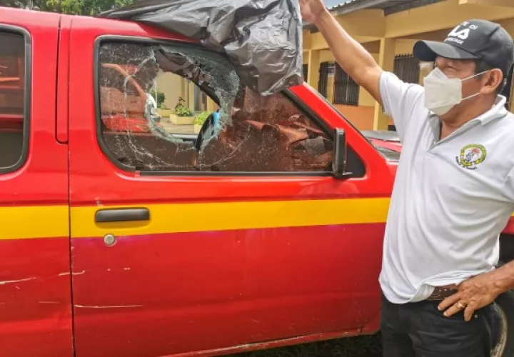 El auto era utilizado para trasladar a las personas desde apartadas comunidades hasta centros de salud. Foto / Melquiades Vásquez A.