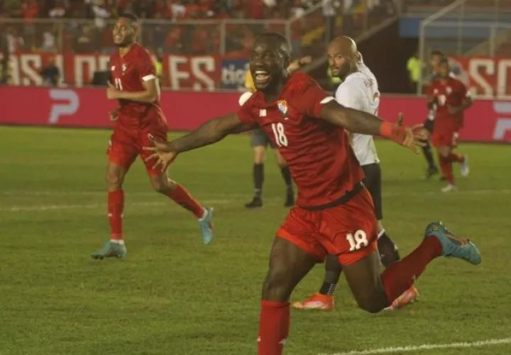 Cecilio Waterman festeja su gol contra Costa Rica. Víctor Arosemena