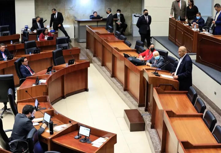  Héctor Alexander tenía tiempo que no realizaba una aparición pública, en medio de la ola de protestas que han estremecido al país. Foto: Cortesía MEF
