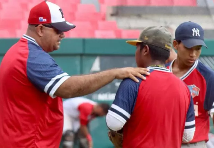 La selección U15 es dirigida por Audes De León. Foto: Fedebeis