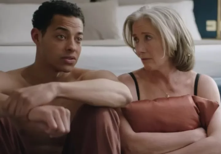 Leo Grande (Daryl McCormack) y Nancy Stokes (Emma Thompson). Foto: Tomada del tráiler