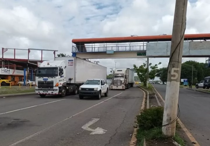 Este paso en Santiago fue reabierto en la madrugada. Foto: Melquiades Vásquez