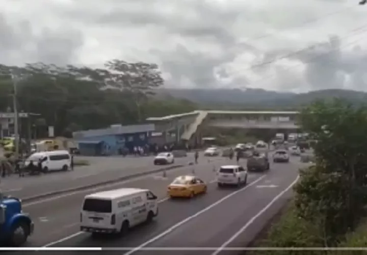 Estos cierre de calles en Chiriquí han provocado el  desabastecimiento de alimentos en la ciudad capital, así como la pérdida de clases en todo el país. Foto. Cortesía