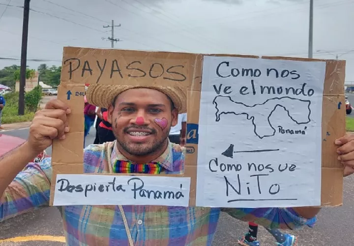 En Natá, grupos organizados llevaron a cabo un cierre de la vía Interamericana. Foto. Cortesía Juan De Dios Alfaro