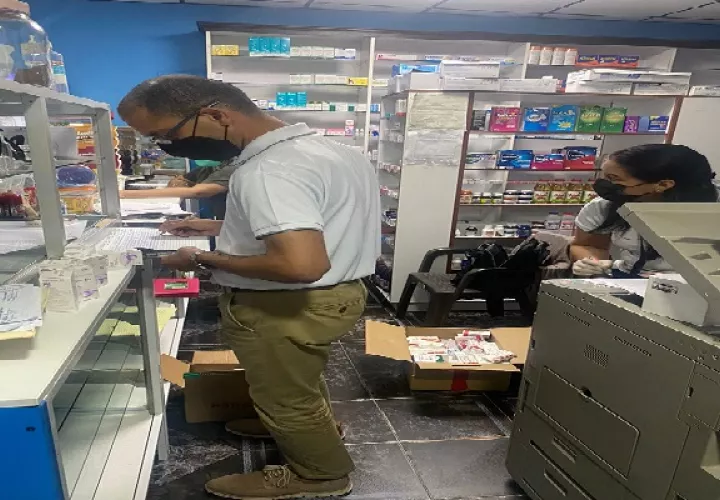 El funcionario no especificó la cantidad exacta de medicamentos incautados, pero recalcó que era una gran cantidad.
