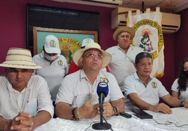 Las protestas de los docentes se deben al alto costo de la vida. Foto / Melquiades Vásquez A.