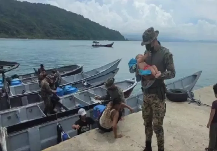 Entre los migrantes habían ocho menores de edad. Foto. Senafront