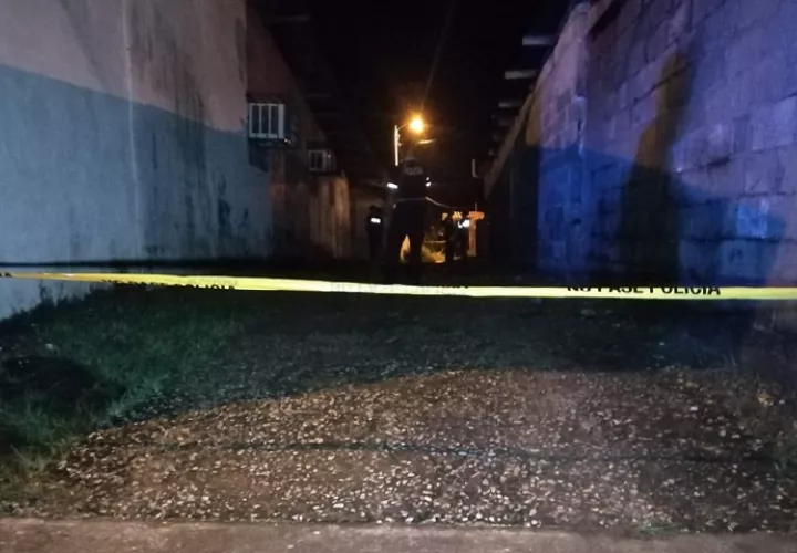 Todo el perímetro fue cerrado con cinta amarilla donde se dio el fatal desenlace. Foto: Diomedes Sánchez 