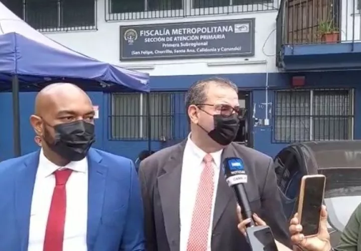 El diputado Jairo “Bolota”  Salazar junto a su abogado Carlos Carrillo. 