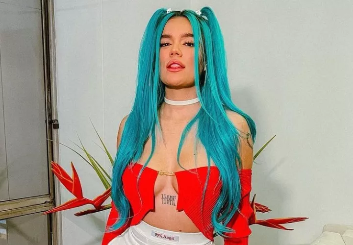 Karol G fue la ganadora de la noche. Foto: EFE