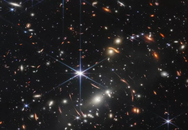 Cúmulo de galaxias SMACS 0723. Foto: NASA