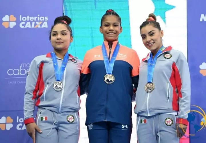 Karla Navas (cent.) dio oro a Panamá. Foto: Cortesía