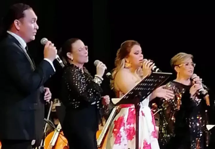 La orquesta del festival estuvo acompañada de las voces de artistas nacionales. Foto: Instagram / @anytovar