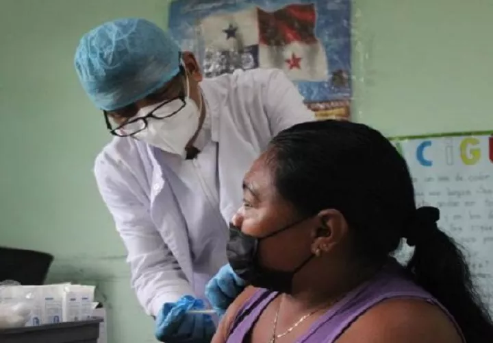 En el caso de la vacuna de la influenza, se han aplicado hasta la fecha 29,555 dosis. De ese total, 3,526 se inocularon en abril, 15,096 en mayo y 10,933 en junio. Foto. CSS