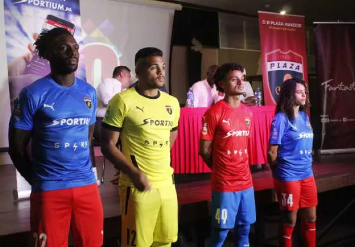 Plaza Amador presentó su nueva camiseta. Foto: Cortesía