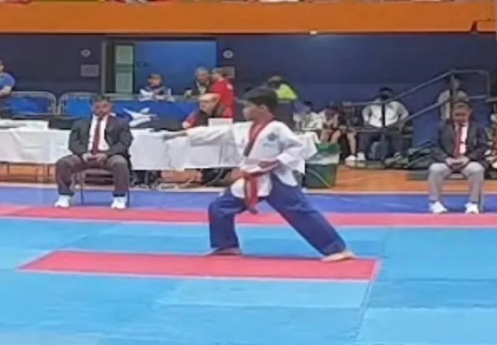 Poll con la medalla de bronce. Foto:Cortesía