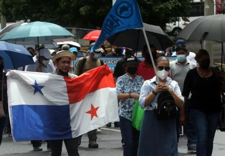 Estudiantes y padres de familias respaldaron manifestaciones. Víctor Arosemena