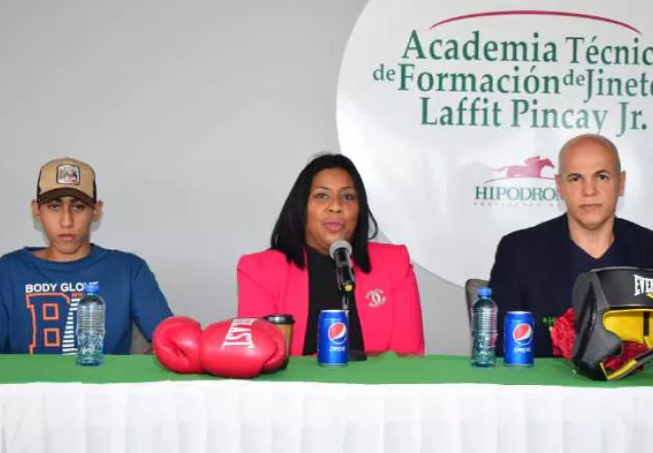 La promotora Rouss Laguna (Cent.) dio detalles de las peleas. Foto: Cortesía