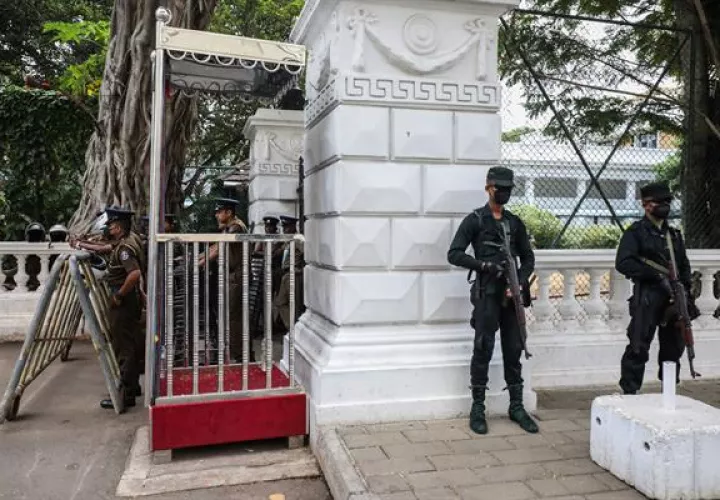 Soldados custodiando el palacio presidencial. Foto: EFE