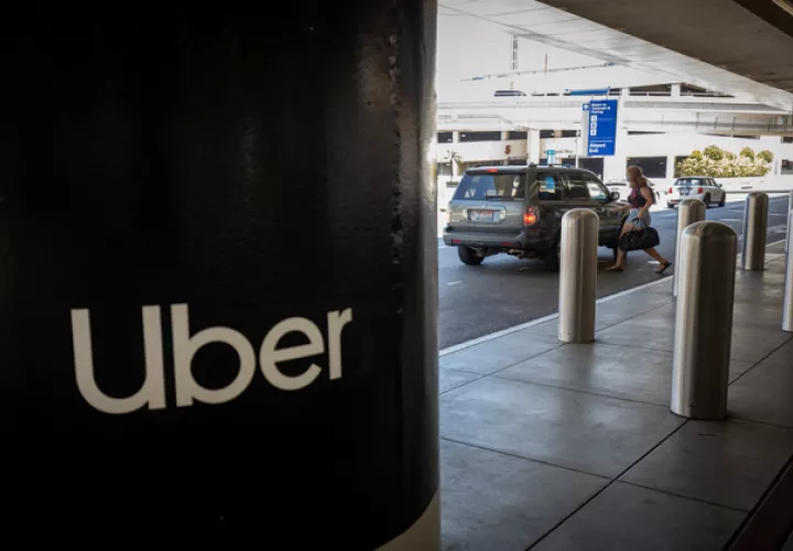 Plataforma de transporte Uber cierra litigio. Foto: EFE