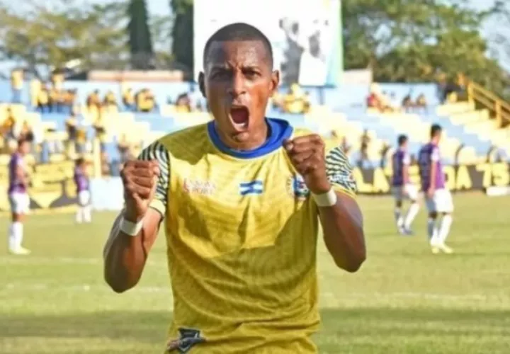 Nicolás "Yuyu" Muñoz, viene de jugar en Municipal Limeño de El Salvador. Foto: Twitter