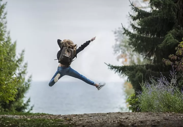 Diversos estudios aseguran que ser alegre permite volar con la imaginación, inventar, atraer a la gente, olvidar las penas y minimizar las adversidades.