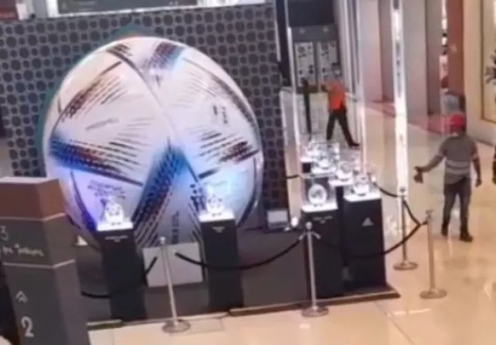 Se realizó concurso entre fanáticos en Multiplaza. Foto: Cortesía