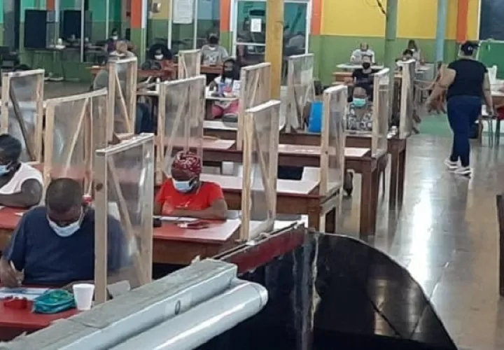 Ciudadanos cuestionan la funcionalidad de los bingos nacionales. Foto: BN