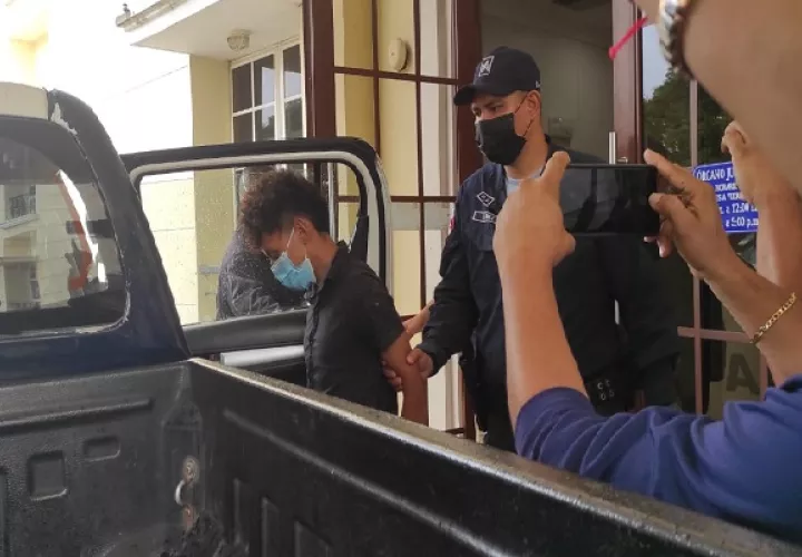 Por la muerte de la quinceañera Yorlenis Santos Gallardo, fue presuntamente ultimada por  Andy Muñoz Sarracín. Foto. José Vásquez