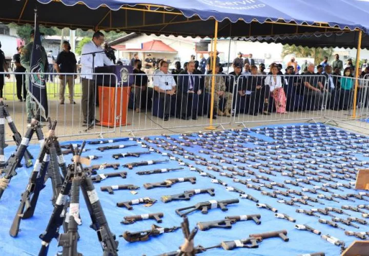 De enero a la fecha, se han recuperado 1,632 armas de fuego, y han sido detenidas más de 400 personas que fueron puestas a órdenes de las autoridades competentes. Foto: Cortesía MEF