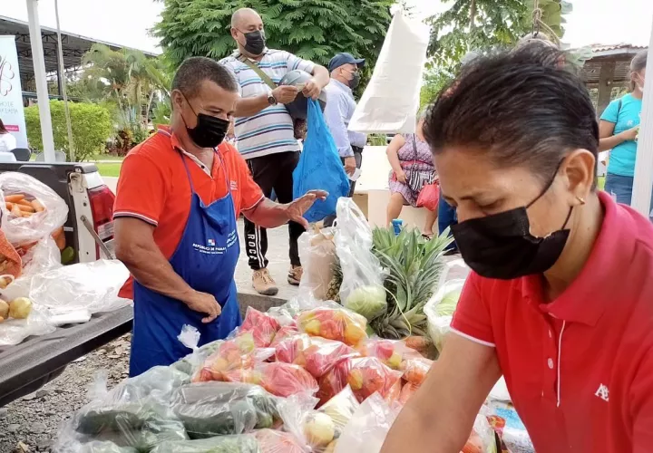 El IMA ha instalados varias agroferias.
