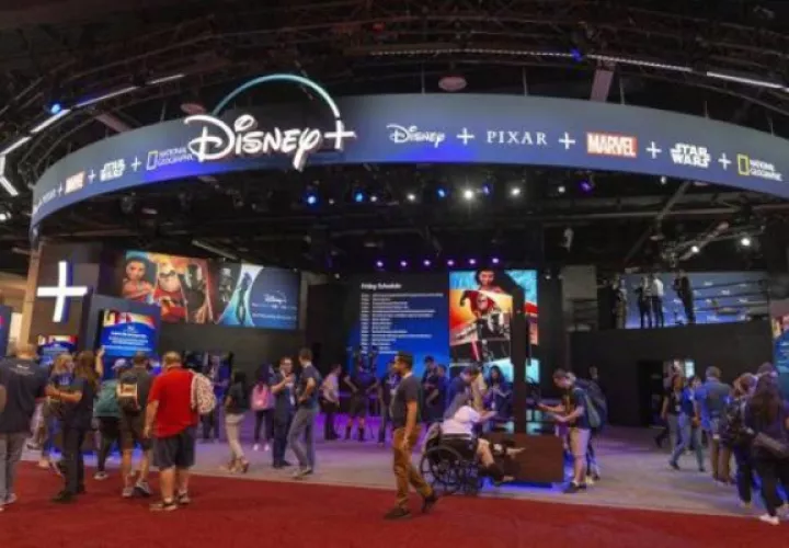 Fotografía de archivo del logo de Disney Plus. Foto: EFE / Adam Davis
