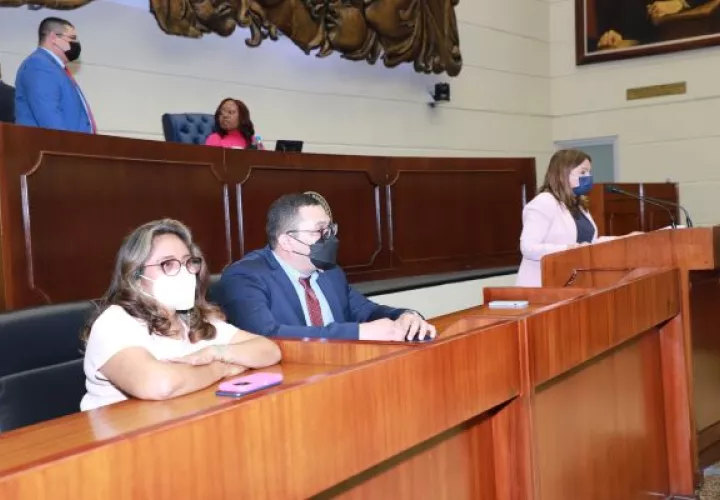 Las proyectos fueron presentados por la ministra de Educación ante la Asamblea Nacional. Foto: Cortesía Meduca